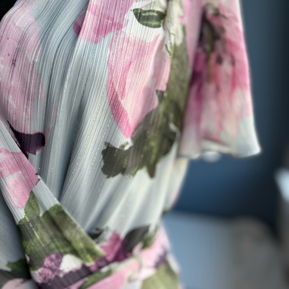 SLNY Floral Evening Maxi Tiered Hem V-Neck Short Sleeve Wrap Style Dress - Picture 9 of 17